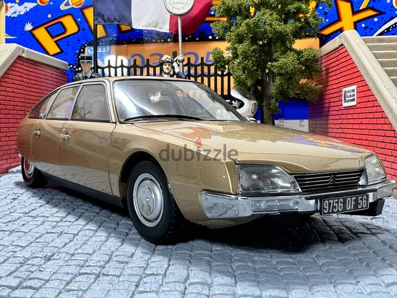 1/18 diecast Citroën CX 2000 (Out of Print Gold color) 6