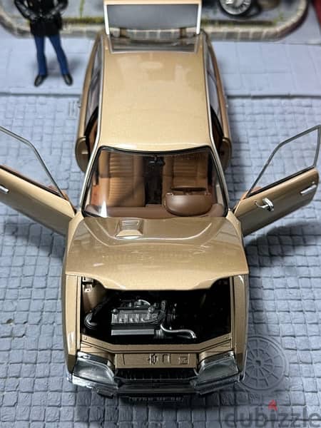 1/18 diecast Citroën CX 2000 (Out of Print Gold color) 8