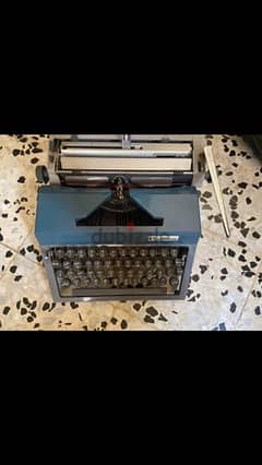 vintage 1965s Erika Model 30/40 Typewriter