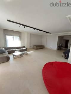 Hot Deal in Ramlet el Bayda. big apartment for sale