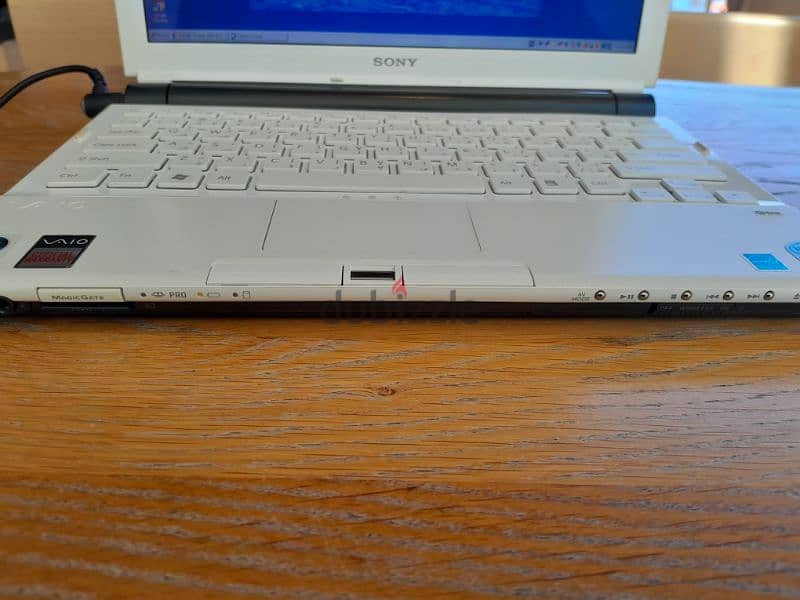 SONY 11.1 VAIO TZ series Business like new سوني فايو 1