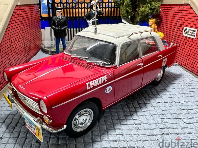 1/18 diecast Peugeot 404 Directeur De Course Tour De France By Norev 12