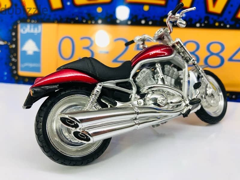 1/18 diecast box Harley Davidson. 25 models to choose See Photos 10