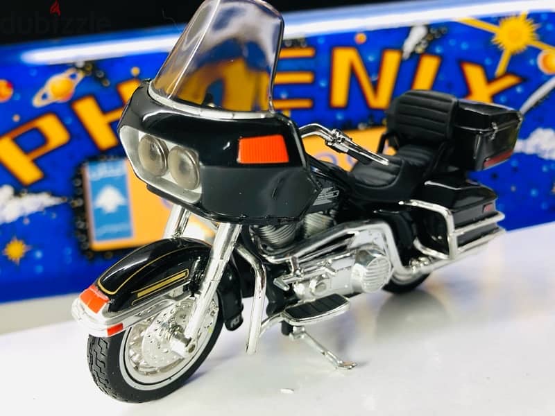 1/18 diecast box Harley Davidson. 25 models to choose See Photos 13