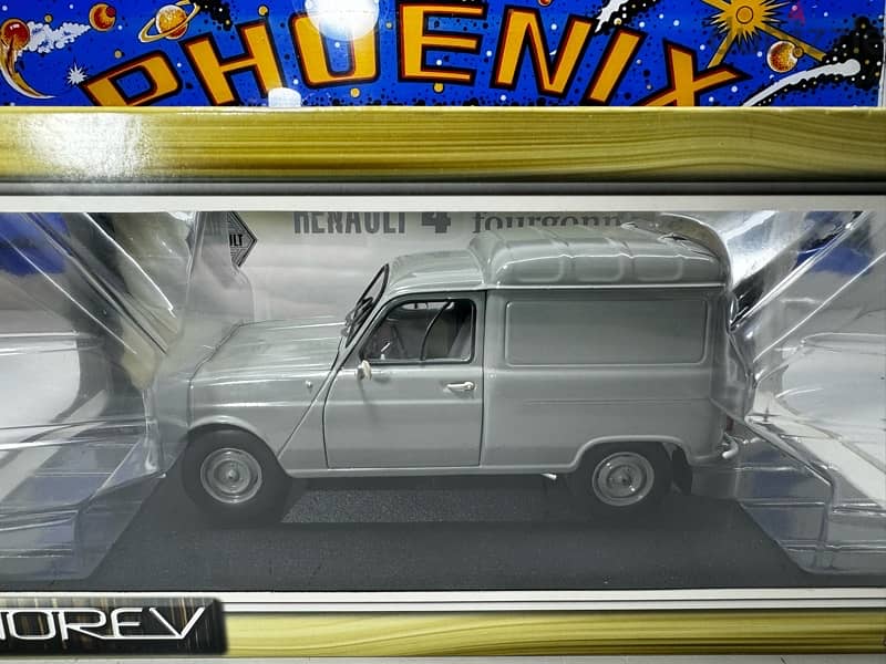 30% OFF!!  1/18 diecast Renault 4-F4 Delivery by Norev NEW 9