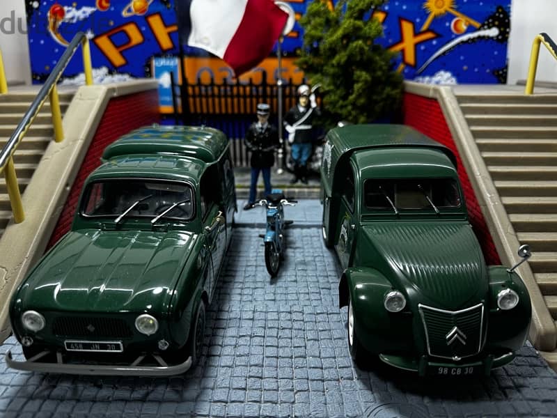 100$ OFF! 1/18 diecast Perrier Renault 4F4 & Citroën 2CV by Norev BOTH 9