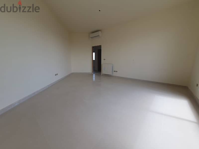 Apartment for sale in Sanayehشقة للبيع في الصنايع 5