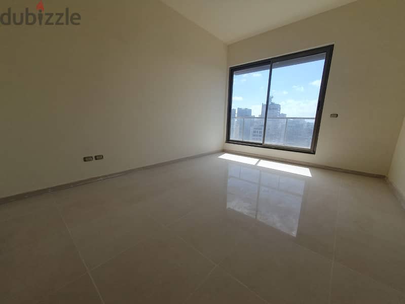 Apartment for sale in Sanayehشقة للبيع في الصنايع 8