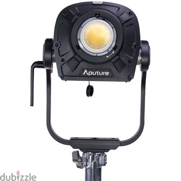 Aputure lightstorm 1200d 3