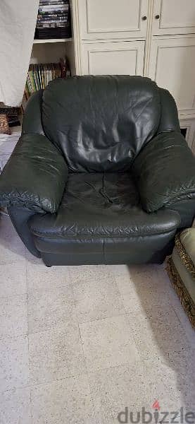 Salon green leather 3 couches in good condition. 2