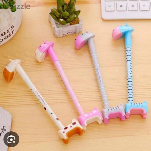 cute standing giraffe pen 1