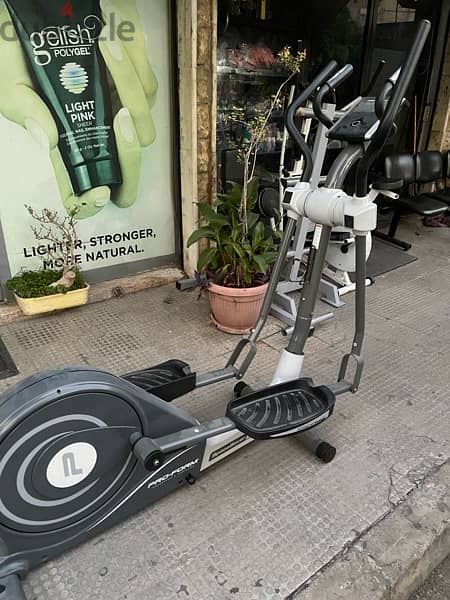 elliptical proform like new foldable heavy duty 1