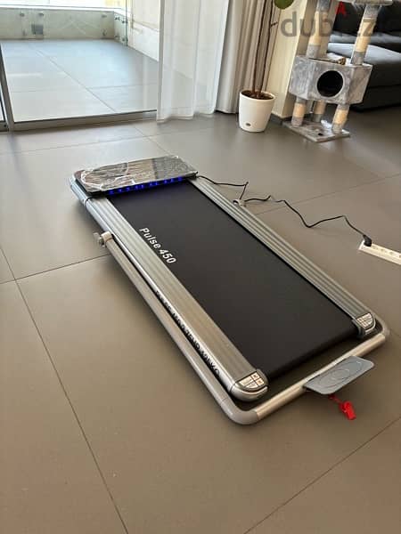 Foldable underbed treadmill 2.75 HP 125 kg 1