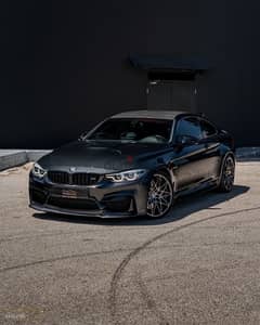 BMW M4 Competition 2018 , Company Source & Services, 18.000Km. Like New