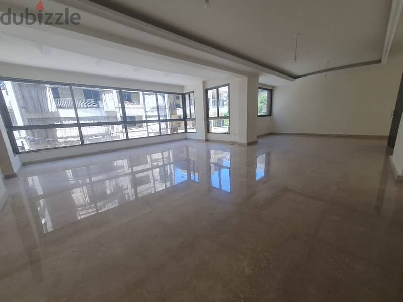 Apartment for sale in Sanayehشقة للبيع في الصنايع 0