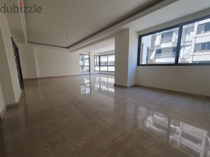 Apartment for sale in Sanayehشقة للبيع في الصنايع 0