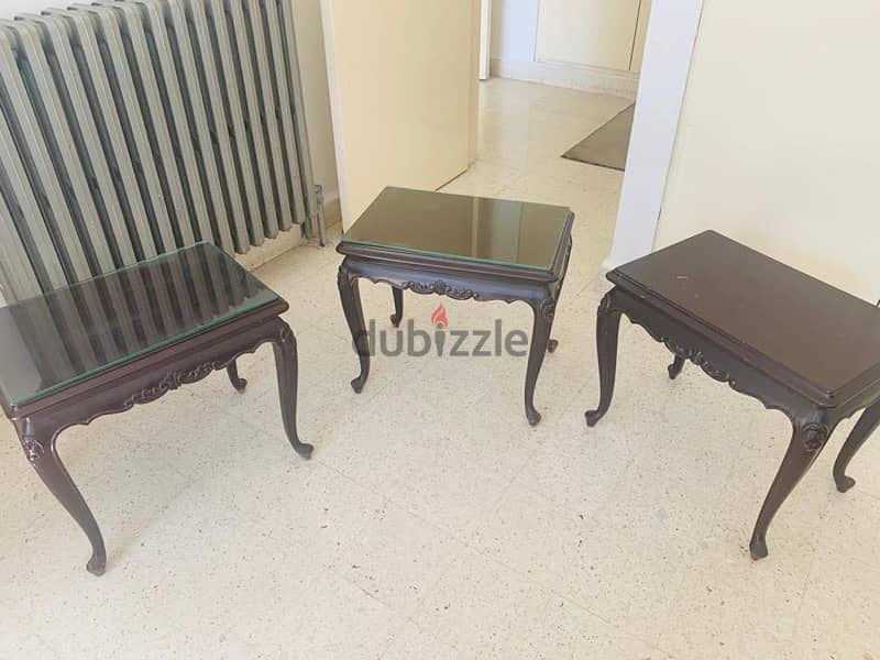 3 small tables ٣ طاولات صغار 0