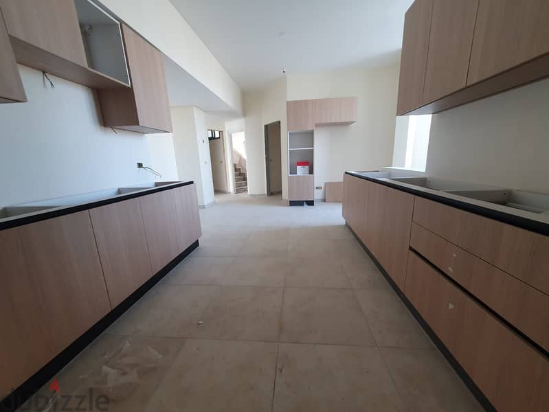 Apartment for sale in Sanayehشقة للبيع في الصنايع 2