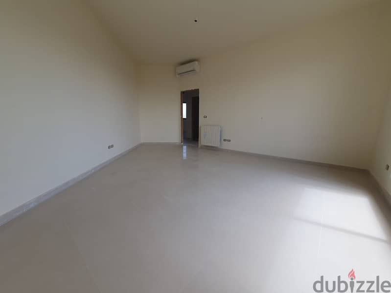 Apartment for sale in Sanayehشقة للبيع في الصنايع 11