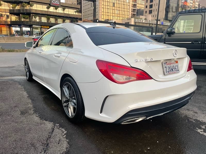 Mercedes-Benz CLA 250  2018 4Matic look AMG 4