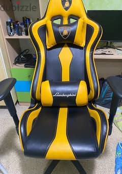 gaming chair used like new
