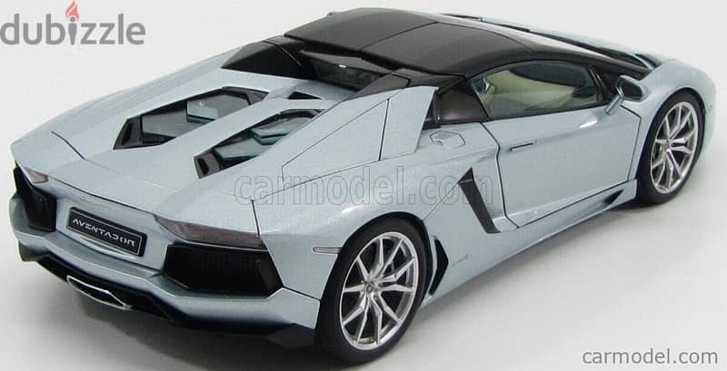 1/18 diecast Autoart FACTORY SEALED Lambo Avent LP700-4 Roadster 7