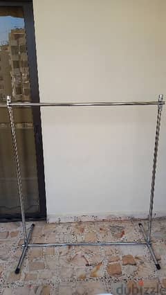 stand for hanging clothes 10 $