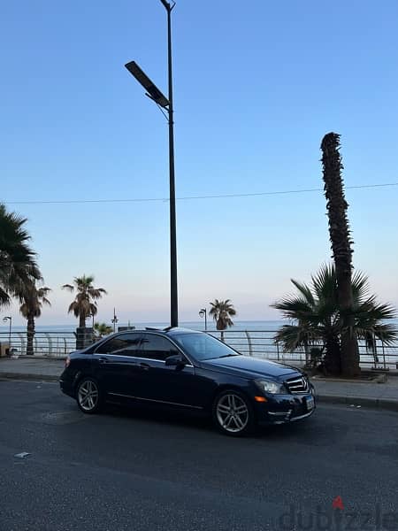 Mercedes-Benz C300 IMMACULATE CAR 8