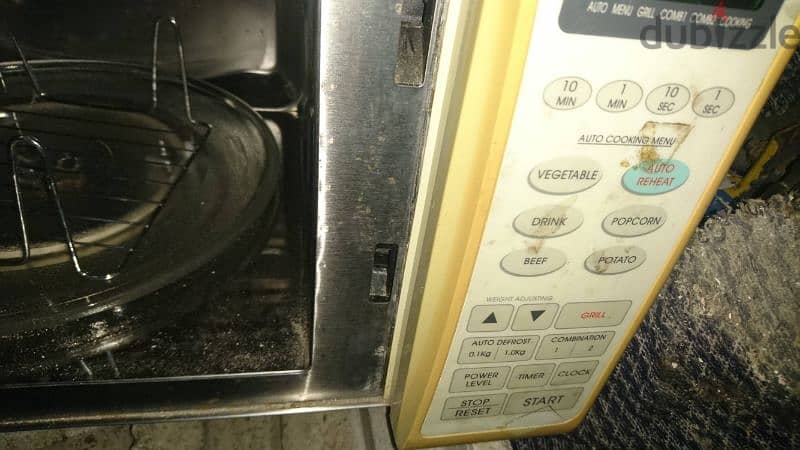 microwave haier very good condition 2