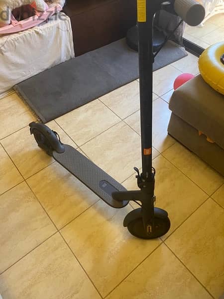 electrical scooter (Xiaomi 1SE )like new 1