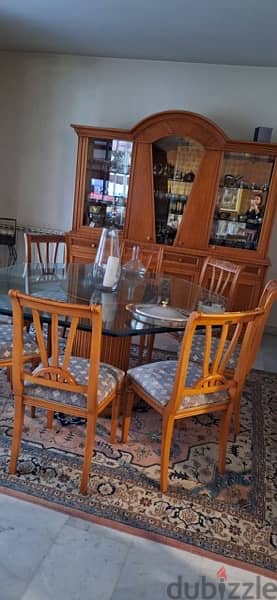 Dining Room in good condition 3