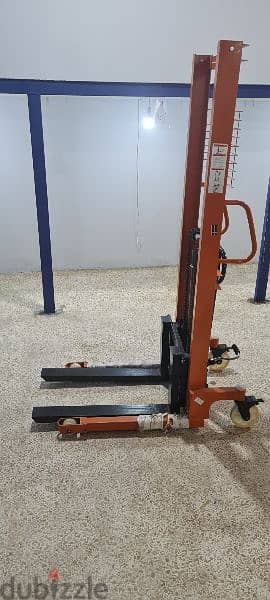 Manual forklift