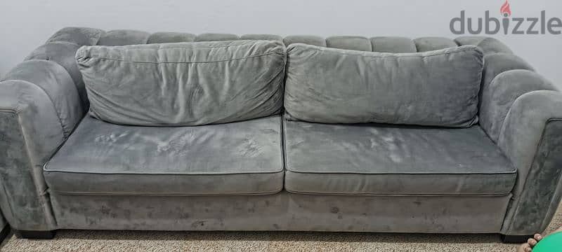 sofas 2p for 175$ good condition barley used 1