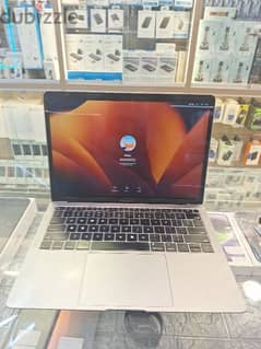 used macbook air 2019 13" 8/128  cor i5 
cycle count 238
350$