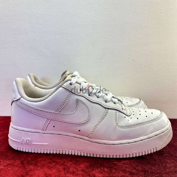 NIKE White Air Force 1. 3