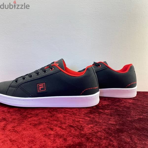 FILA Hexo Low-Top Black & Red Sneakers. 3