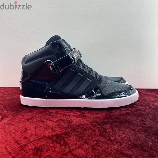 ADIDAS AR 2.0 All Black Sneakers. 2