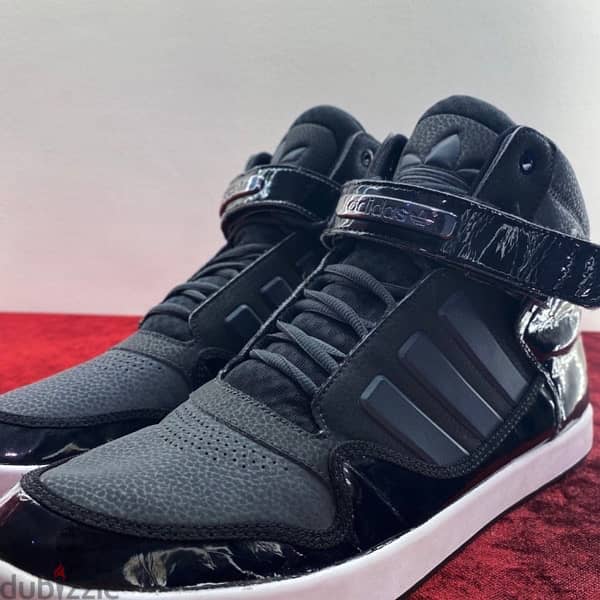 ADIDAS AR 2.0 All Black Sneakers. 4