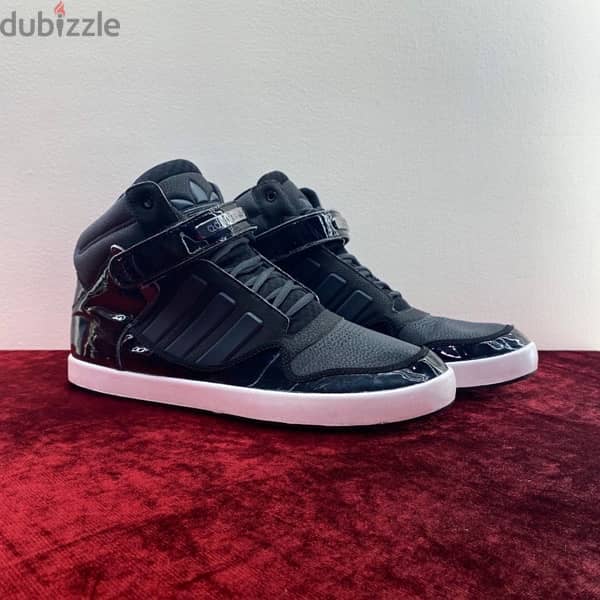 ADIDAS AR 2.0 All Black Sneakers. 6