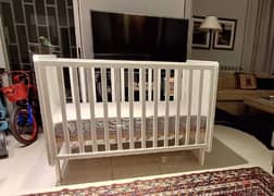 baby crib with mattress (le bouquet)
