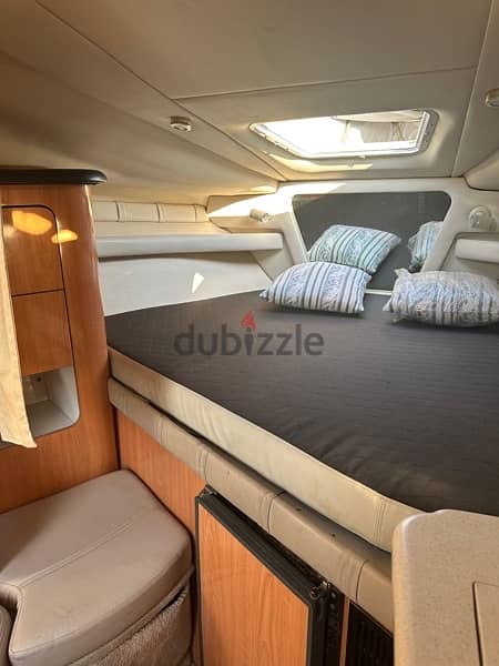 Luxurious Yacht Regal Commodore 2860 3