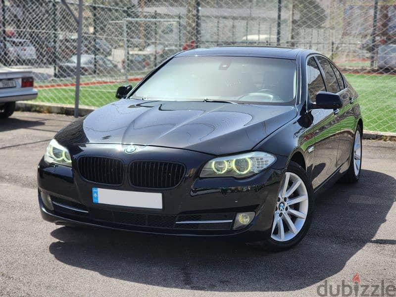 BMW 5-Series 2011 0