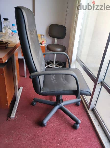Leather office chair (Nice Price) 1