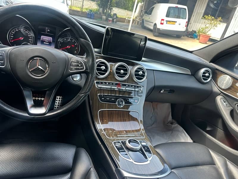 Mercedes Banz C300 4 Matic 2017 like new very clean Car for Sale 4