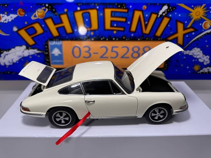 1/18 diecast Autoart Porsche 911 S 1967 Ivory White NEW SHOP STOCK 2