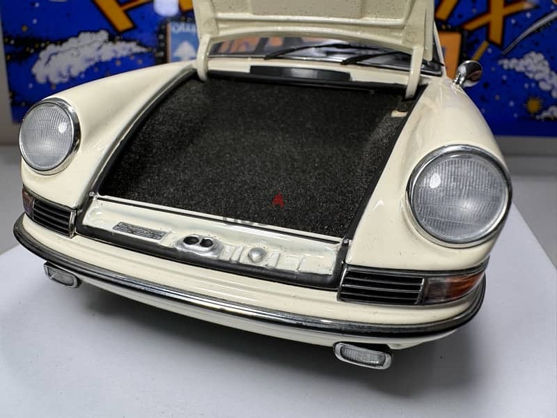 1/18 diecast Autoart Porsche 911 S 1967 Ivory White NEW SHOP STOCK 5