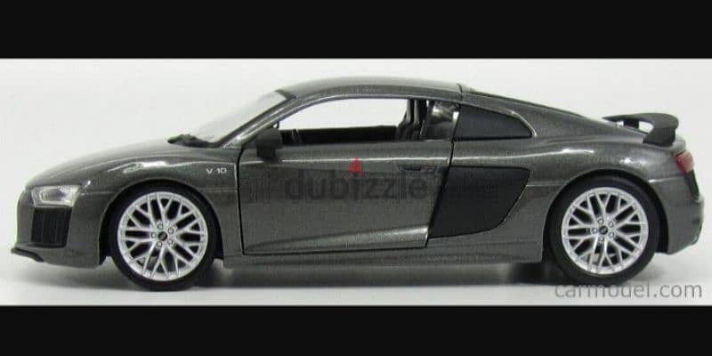 Audi R8 V10 (2015) diecast car model 1;24. 3