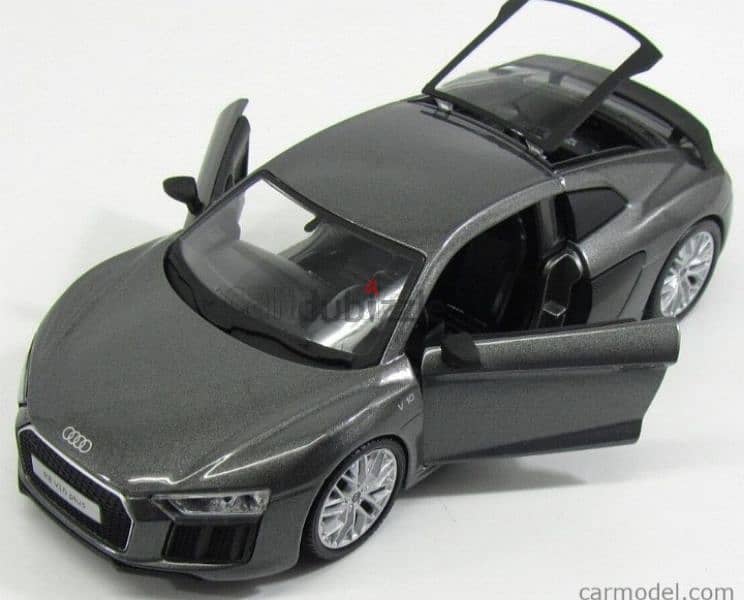 Audi R8 V10 (2015) diecast car model 1;24. 7