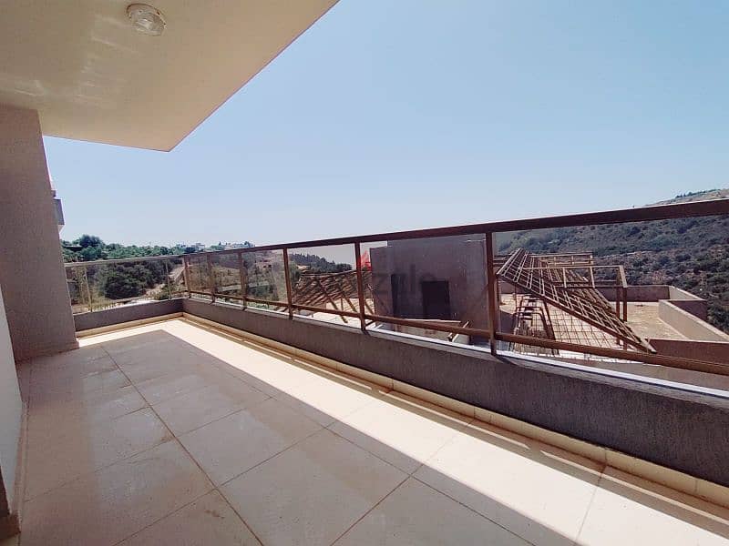 Catchy hot deal!apartment for sale in zeytoun. 126m²+252m²rooftop 5