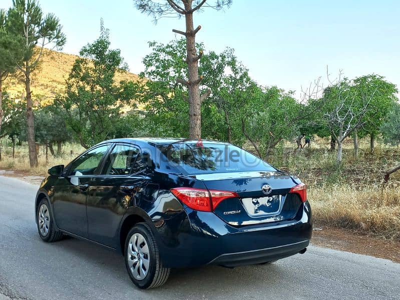 2018 Toyota Corolla LE 4